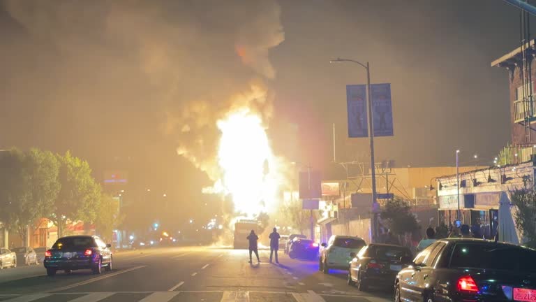 RealPepperBall's tweet image. During the recent LA Dodgers celebrations, PepperBall provided officers with a non-lethal solution to help de-escalate a volatile situation, keeping officers and the public safe. Watch the video here: loom.ly/3zMpwoE #NonLethalSolutions  #PepperBall #CrowdControl