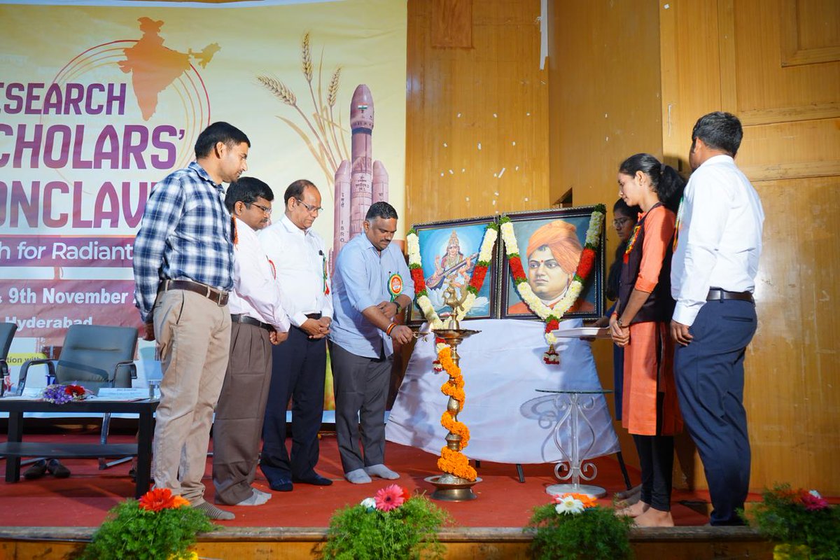 ABVPTelangana's tweet photo. Research Scholars Conclave 2024, themed "Research for Radiant BHARATH," by SHoDH Telangana commenced today at JNTU-Hyderabad. Distinguished guests included Shri Balakrishna garu, National Joint Organising Secretary of ABVP, as the guest of honor, with Dr. Paidi Yella Reddy, CEO of Sapala Organics Pvt. Ltd., serving as the chief guest. Prof. Kamakshi Prasad, Head of the Research and Development cell at JNTU Hyderabad, presided over the event. On stage included Dr. Jana Reddy State President of ABVP Telangana, Kum. Ch. Jhansi, State Secretary of ABVP Telangana and Shri A. Sridhar, State Convenor of SHoDH.