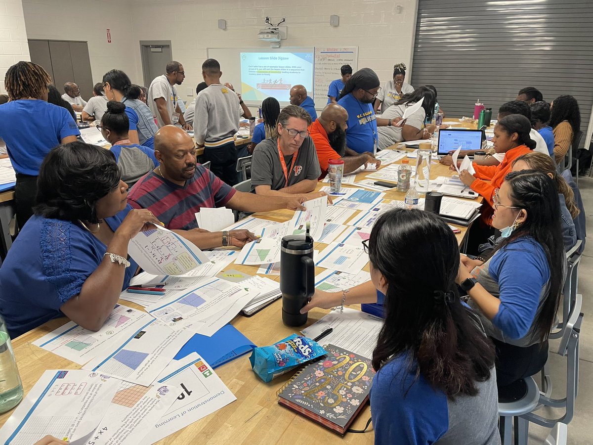 GalindoKgalindo's tweet photo. @Fonville_MS is at @SHMSTC engaged in our Unit 2 training @HISDNorthDiv #wearefonville #unit2pd #theynotlikeus Thank you @Williams44STEM for collaborating with us today! https://t.co/iJpp67BA9E