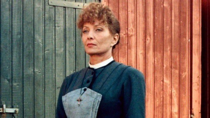 Stéphane Audran became the epitome of dignity, discipline and elegant self-restraint in the extraordinary Le festin de Babette. One of her most beautiful mature roles.