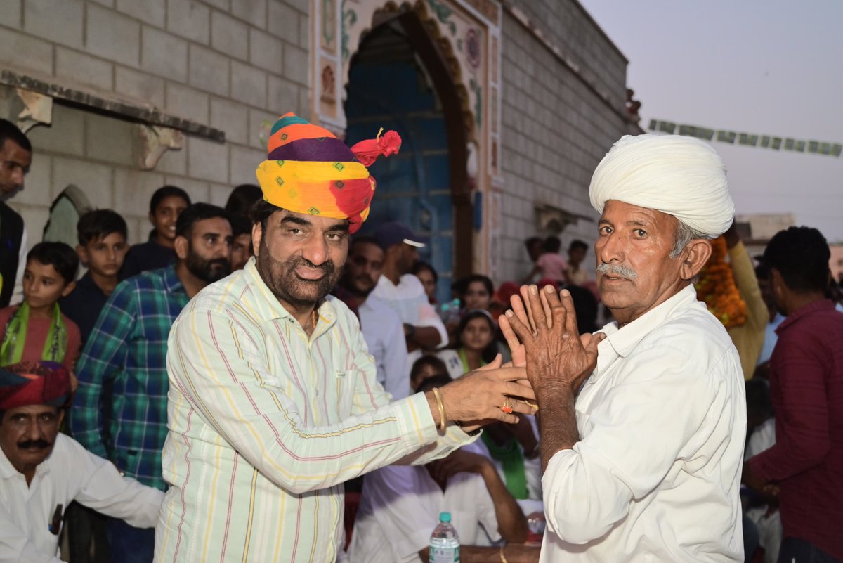 hanumanbeniwal's tweet image. विधानसभा उप - चुनाव में खींवसर विधानसभा क्षेत्र से RLP उम्मीदवार कनिका बेनीवाल के समर्थन में ग्राम- हिलोड़ी पहुंचने पर ग्रामीणों ने भव्य स्वागत किया,पूर्व विधायक श्रीमती इंदिरा देवी बावरी सहित कई नेता साथ रहे !