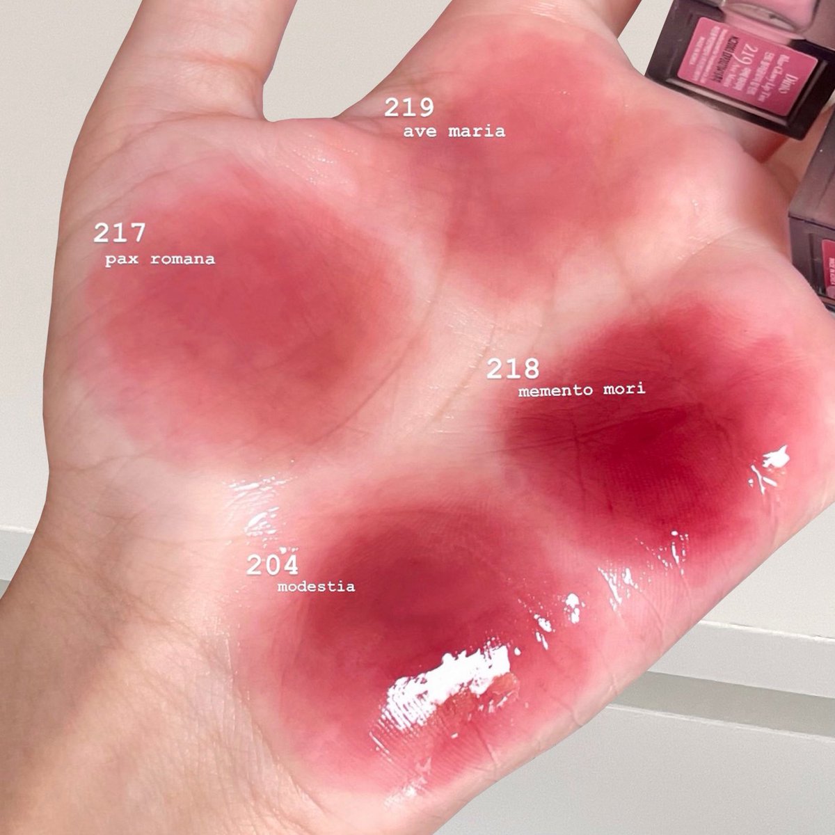 Dinto 1 แถม1 

ลิปทิ้นที่ติดทน ต่อให้กินข้าวมอมแค่ไหนก็ยังเหลือสีสเตน แล้วฉ่ำเหมือนทากลอส โปรนี้ราคานี้คนซื้อราคาเต็มมีเคือง5555555  
(217/219 สีที่ต้องมี! ) 
s.lazada.co.th/s.rDxtf?cc