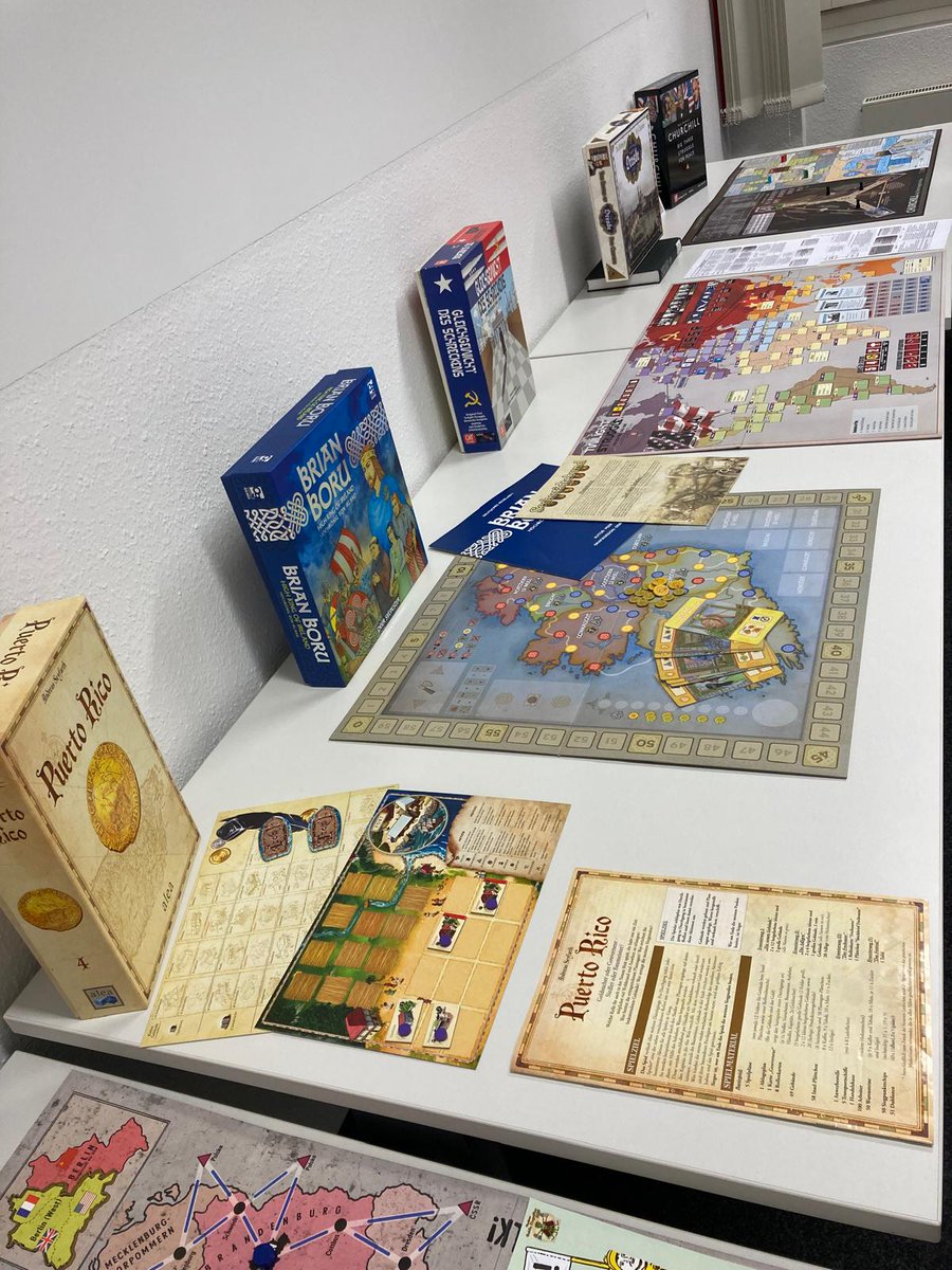 Der Workshop zur sächsischen Landesgeschichte im analogen Spiel war ein voller Erfolg! Es wurde fleißig ausprobiert und diskutiert und ein GameLab rückt vielleicht ein Stückchen näher! Vielen Dank an <a href="/SLUBdresden/">SLUB Dresden</a> und <a href="/LHaasis/">Lucas Haasis</a> sowie die Reckenecke für den Support!
