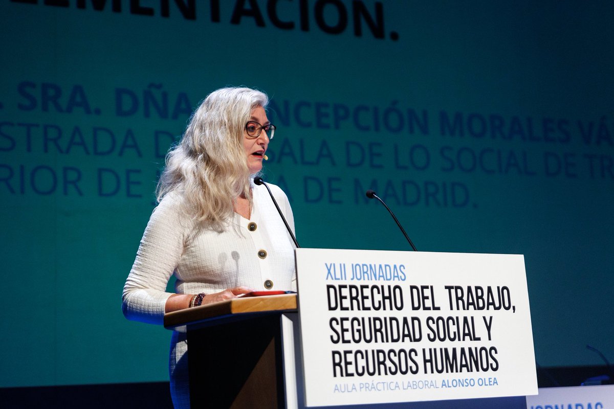 📸⚖️ La magistrada Dña. Concepción Morales analiza los retos del registro de jornada y la supervisión de la Inspección de Trabajo. Una ponencia clave para entender cómo mejorar el cumplimiento de los derechos laborales y la transparencia en el entorno laboral. 💼
