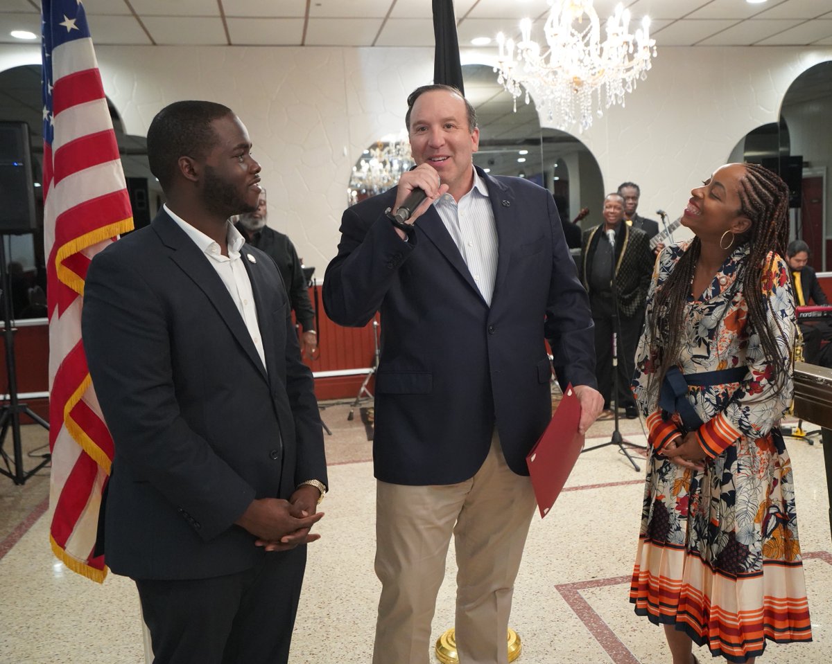 CarpentersNyc's tweet photo. We had the honor of attending the Veterans Day Luncheon held by @Powers4Queens! It was a joy meeting &amp; expressing our gratitude to numerous veterans. Our Area Standards Manager, Michael Piccirillo, received a citation in acknowledgment of his military service! #UnionStrong https://t.co/ICVZizs86D