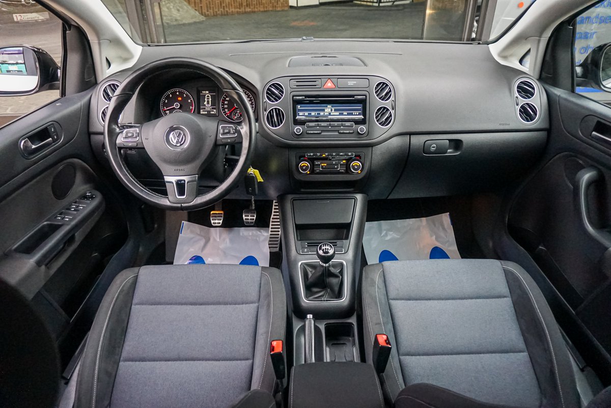 AutozentrumD's tweet photo. *Werbung* VW Golf Plus 1.2 Style mit einen Kilometerstand von 84.500 Km. Umfangreiche Sonderaussattung vorhanden wie Standheizung abnehmbar, PDC vorne + hinten, Sitzheizung, Tempomat u.v.m.

#VWGOLF
#AutoZentrumDuisburg
#Gebrauchtwagen
#auto
#Autohandel https://t.co/jTOzzc8xoA