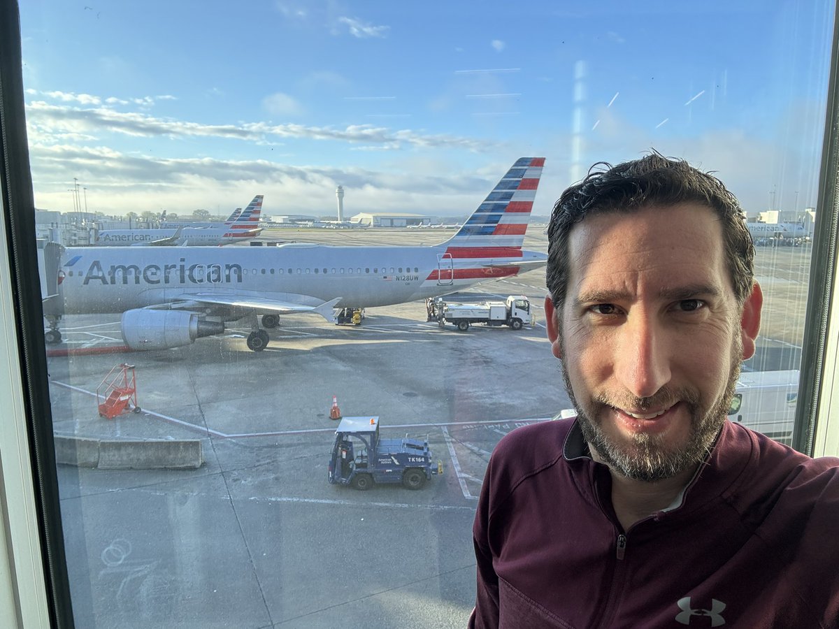 run4papa's tweet image. ✈️ R4P, off to Madison, Wisconsin! ❤️🤍

I am excited to run the @MadisonMarathon with some incredibly special people by my side! 👣 👣 🏃🏻‍♂️🏃‍♀️

Let’s make the miles count and knock out state 3️⃣8️⃣

#50halfmarathons50states #RunningAgainstDementia 
@NUMesulamCenter @DementiaFriends