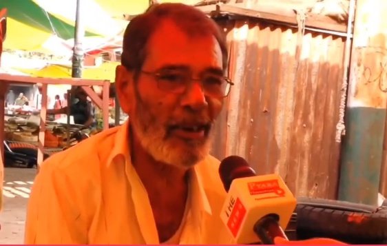 NewsAlgebraIND's tweet photo. 🚨 ABDUL BASHIR : "We are very happy. Maharashtra NDA Govt gave us roads, Ladki Bahini Yojana, Free Electricity, Kisan Samman but still we Cannot vote for BJP"

REPORTER : "Why? What Congress did for you?"

ABDUL : "Congress did nothing for us. Mahayuti Govt is working good"

"BUT... WE WON'T VOTE FOR BJP" - he makes it clear!!