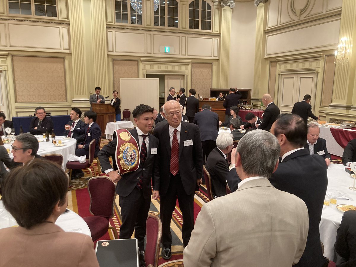 早稲田大学稲門体育会会員総会に出席させていただき、世界戦勝利のご挨拶をさせていただきました🎤

総長をはじめ、河野洋平先輩、福原美和先輩、瀬古利彦先輩など多くの先輩方に勝利の報告ができて嬉しかった🥊

本日はありがとうございました🙏

<a href="/wasedau_sports/">早稲田大学競技スポーツセンター</a>