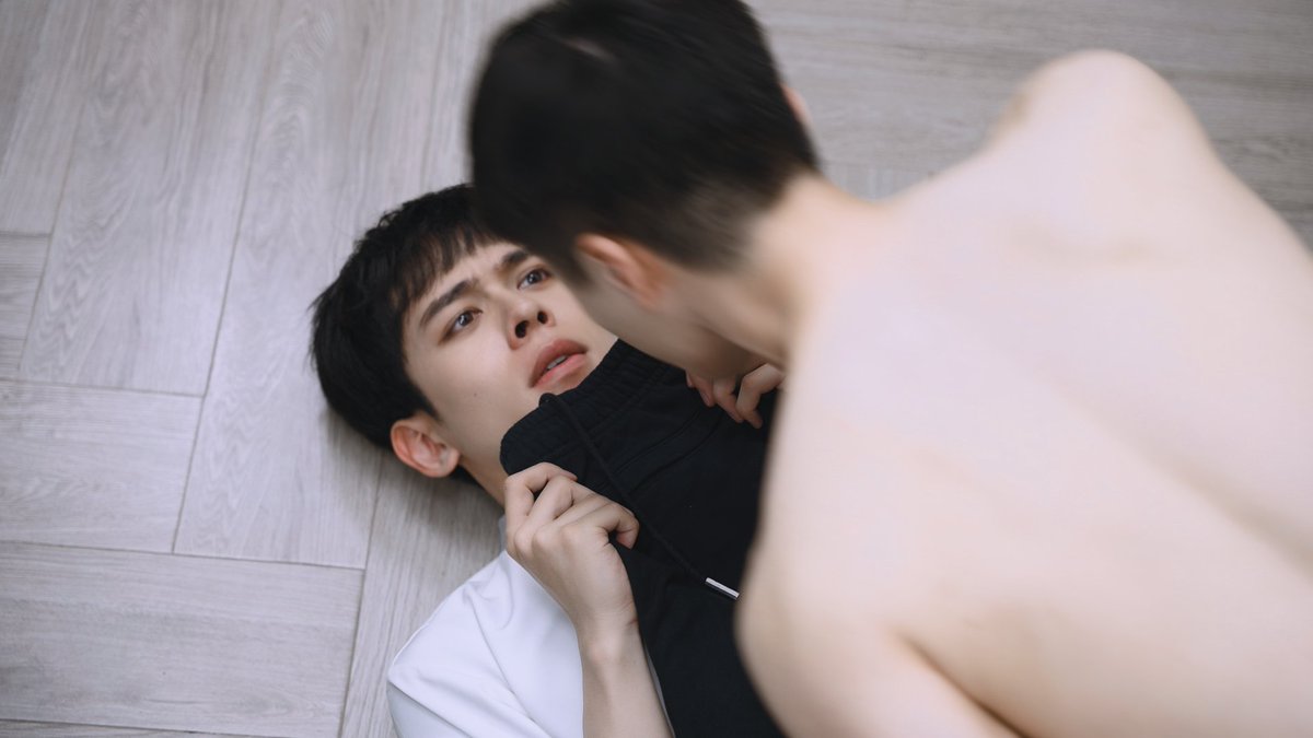 o2productionnn's tweet photo. Tập 7 có gì hót 🤪😜🤓
#boyslove #LGBT #blseries #bl #bldrama #gay
#teenagerjudge #o2production #LGBTQ+ #o2talent
#asian #lgbtq #love #lovewins #loveislove #pride #gaycouple https://t.co/FoDSzIQZOF