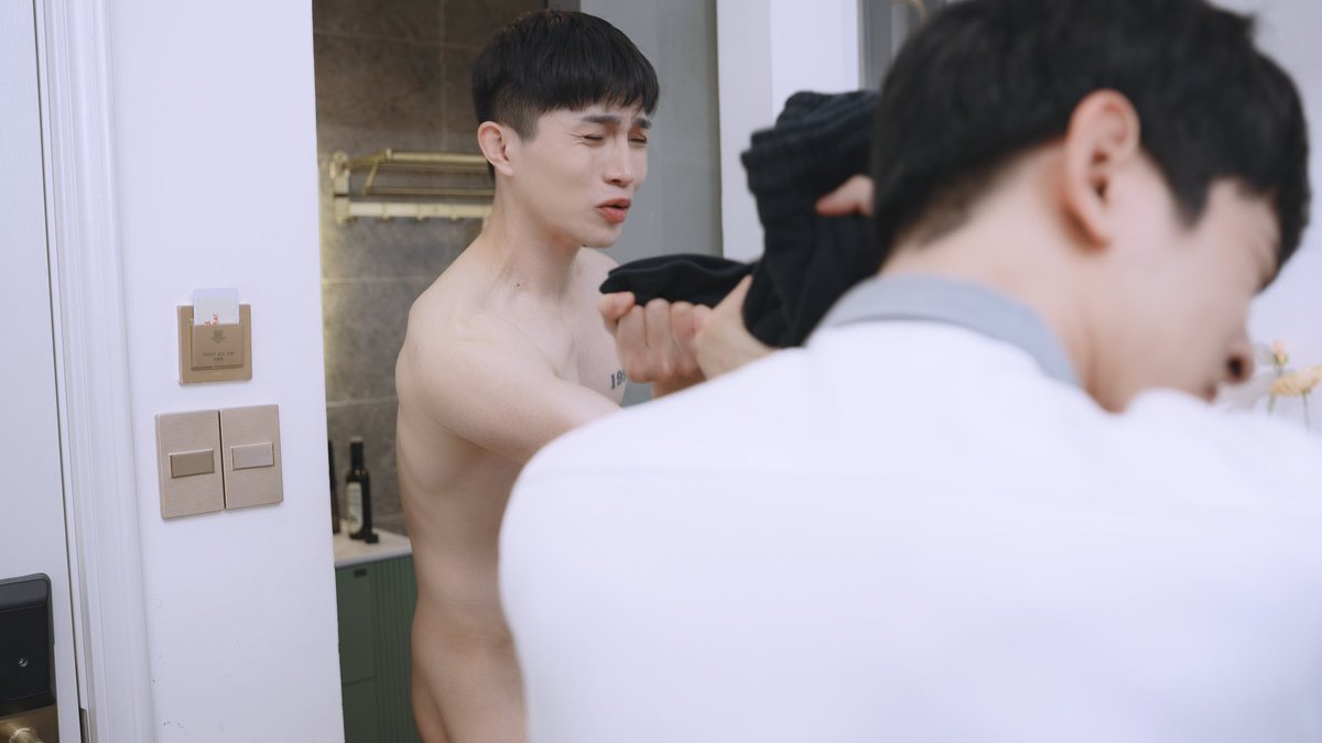 o2productionnn's tweet photo. Tập 7 có gì hót 🤪😜🤓
#boyslove #LGBT #blseries #bl #bldrama #gay
#teenagerjudge #o2production #LGBTQ+ #o2talent
#asian #lgbtq #love #lovewins #loveislove #pride #gaycouple https://t.co/FoDSzIQZOF
