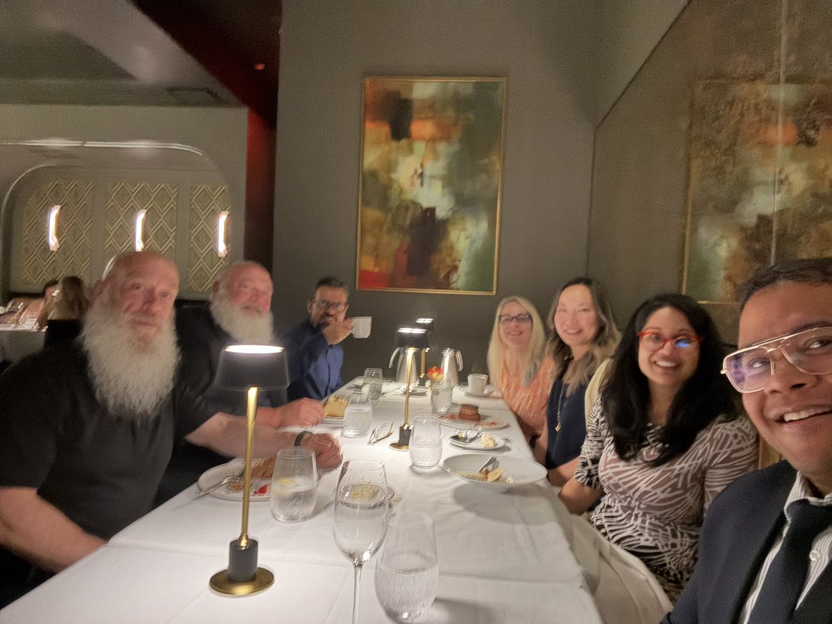 Sara_Jiang's tweet image. The best part of meetings-catching up with friends in our global #Cytopath community! #ASCyto24 @Cytopathology #Latergram