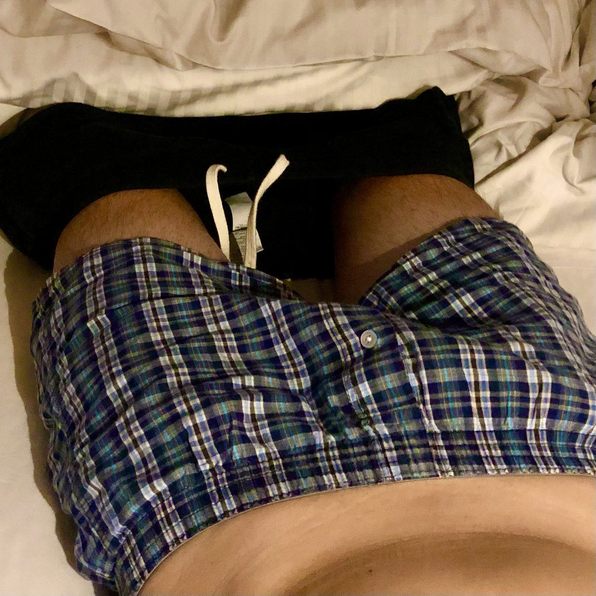 3104_110's tweet photo. 出張だろうが一人だろうがホテルに泊まるとどうしてもいやらしい気持ちが高まるんでしょうか。夜部屋へ突然訪問してきたイケメンに襲われたい今日のパンツはこちらです。 https://t.co/dix4VEKDYq