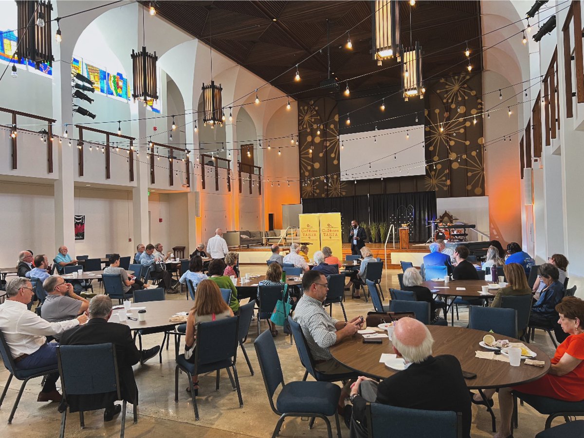 Chris Chambers speaking now at Café con Tampa about protecting journalists around the world