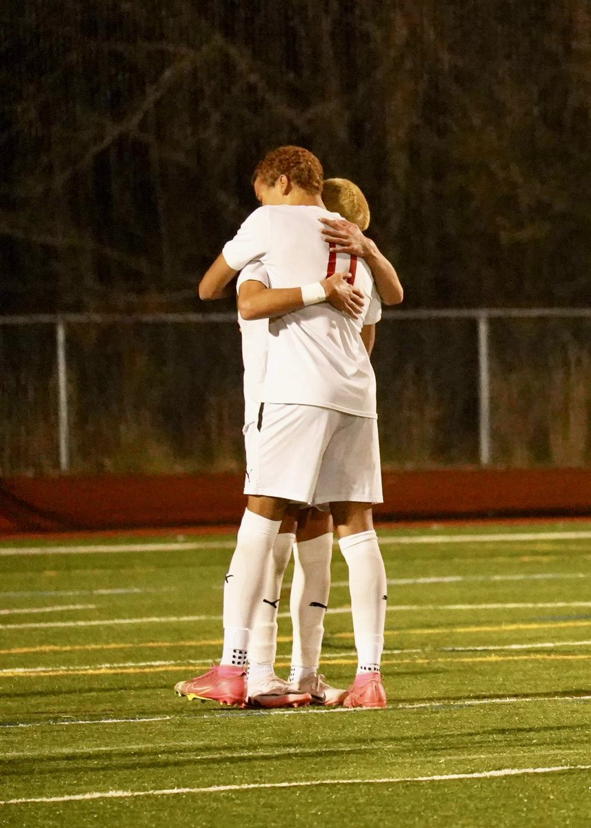 AndyIlles_Photog (@andyillesphotog) on Twitter photo Pembroke boys soccer leaves a legacy every year.
Epic coaching.
Amazing, talented, hard-working young men.
They left it all on the field.
And we are all better for having witnessed it.
Thank you seniors!
dropbox.com/scl/fo/npk73c1…
<a href="/PemBsoccer/">Pembroke Boys Soccer</a> <a href="/PHS_Titans/">Pembroke Athletics</a> Pembroke boys soccer leaves a legacy every year.
Epic coaching.
Amazing, talented, hard-working young men.
They left it all on the field.
And we are all better for having witnessed it.
Thank you seniors!
dropbox.com/scl/fo/npk73c1…
<a href="/PemBsoccer/">Pembroke Boys Soccer</a> <a href="/PHS_Titans/">Pembroke Athletics</a>