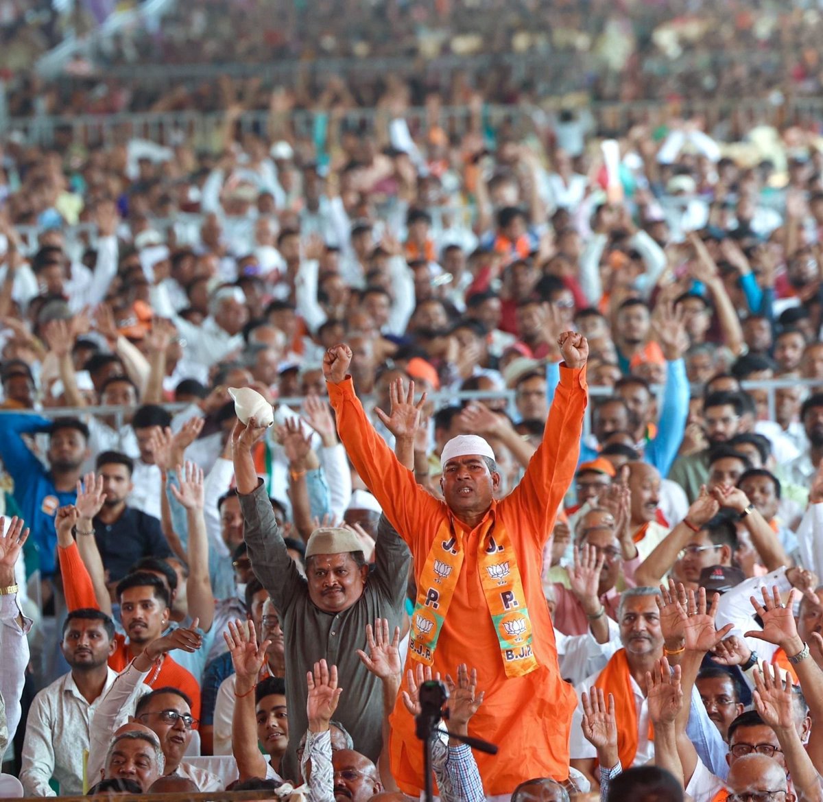 narendramodi's tweet photo. पावन नगरी नासिक की जनसभा में मिले अभूतपूर्व आशीर्वाद से साफ है कि महाराष्ट्र ने भाजपा-एनडीए की सरकार बनाने का पक्का इरादा कर लिया है। https://t.co/eOQaGNf5CZ