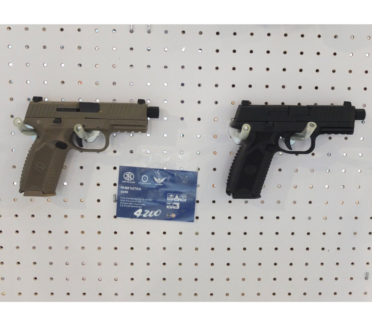 GD6JP's tweet photo. #MOA2024 #HWASAN #HDR50 #TORPEDO #F7 #HDP50 #FN509Tactical #Polymer80PFS9 #ガスブローバック #GBB #CO2 #ハンドガン #サイバーガン #ウマレックス #ペイントボール #ライオットガン #T4E p.1 https://t.co/W6EAkHJWo2