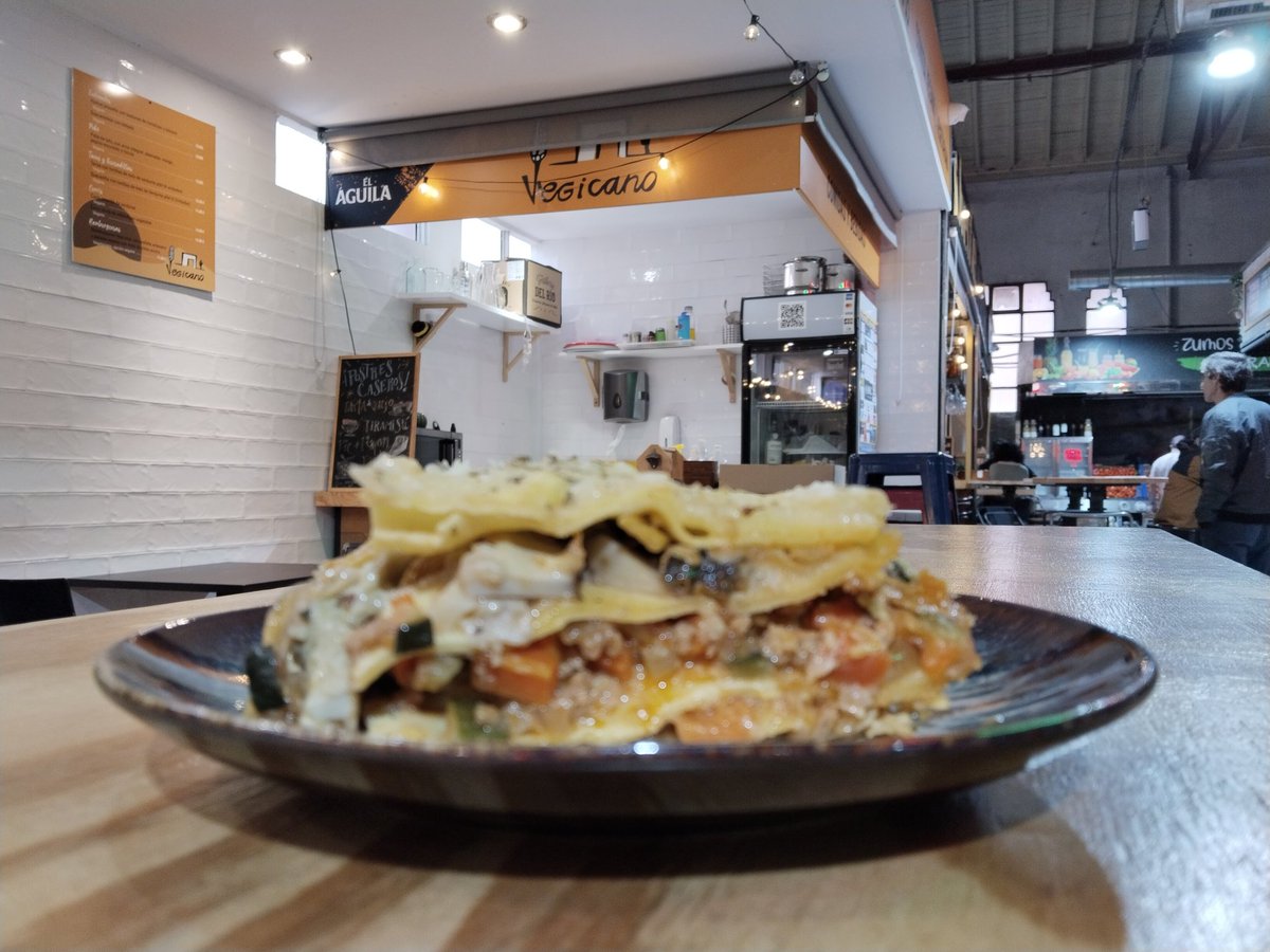 Vegicano2017's tweet photo. Hoy entre nuestros especiales tenemos esta lasaña de setas (boletus y angulas de monte 🍄). ¿Te apuntas?

Reservas en el 604 23 40 72

Vegicano
la Mercantina 
Mercado de Tirso de Molina 
Doña Urraca 15
Madrid, Puerta del Ángel 

#Vegicano #MercadoTirsodeMolina #puertadelángel https://t.co/inYm0pFmgR