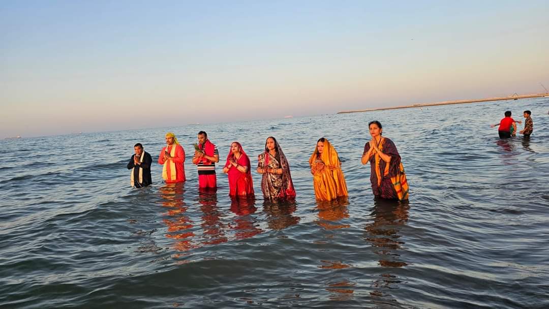ChhathParv's tweet photo. ओमान की राजधानी मस्कट से छठ महापर्व की तस्वीरें।

#chhathpuja2024 #chhathparv https://t.co/XwZlLSOIIw