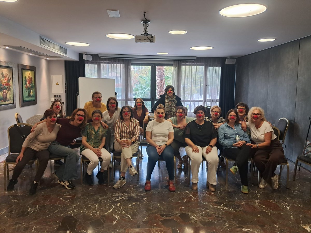 Felupus's tweet photo. Cargando 🔋 antes de que de comienzo el #CongresoLupus24

Representantes de todas las asociaciones  federadas de la @felupus acabamos de compartir momentos únicos en un taller motivacional.

Nos hemos divertido, compartido y echado unas buenas risas 💜

Deseando empezar 😀 https://t.co/6VgyHQfstE