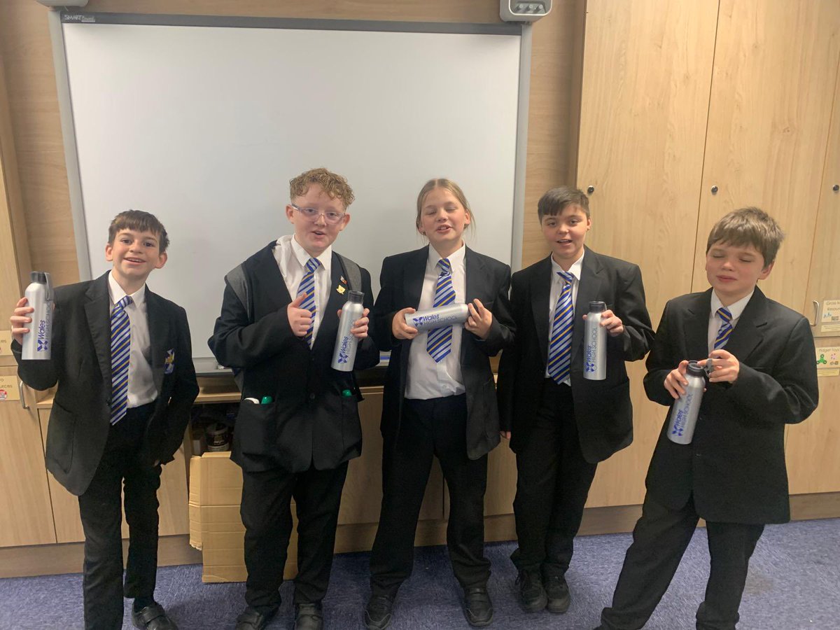 GreenerWHS's tweet photo. Had a great (and busy) morning handing out reusable water bottles to all Y7!! This will help reduce the use of single use plastics in school and help make Wales Greener! #GreenerWales @WalesHigh https://t.co/xr3w1bfvhg