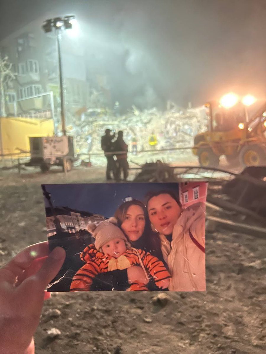 Three months ago I did this to a kids a hospital in Kiev.

Today i killed this 18 month old kid in Zaporizhzhia.

They happened cos you permitted them.