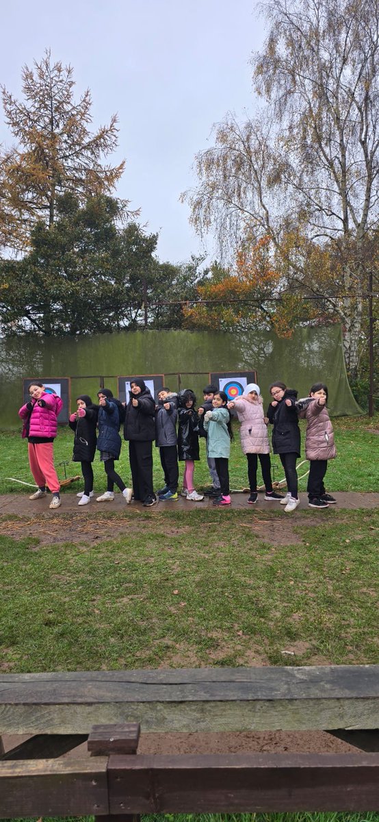 starbank_school's tweet photo. Kingswood adventure gave children an experience on the ropes park: the climbing wall, jumping off in the Leap of Faith and working as a team to tackle Jacob’s Ladder. They enjoyed fencing and worked together to protect a water balloon in a Scrapheap Challenge.
#wearestar https://t.co/9k3fzAO6G0