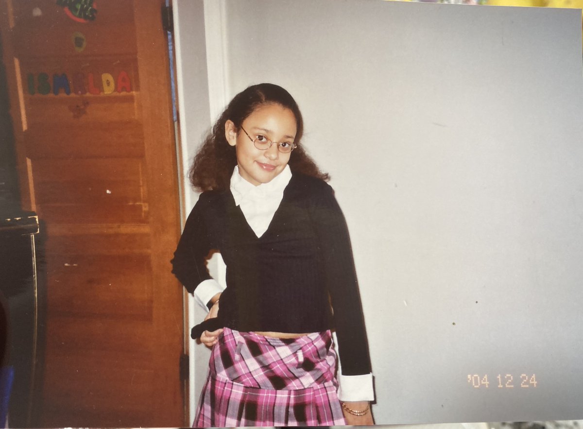 NYUSPS's tweet image. "As a first-generation student, I know that my ceiling is the next generation's floor." - Naya Garrido-Genao, a current SPS student at @nyutischcenter on her experience as a first-generation college student. 
#WeAreSPS #FirstGenForward #CelebrateFirstGen
@FirstgenForward