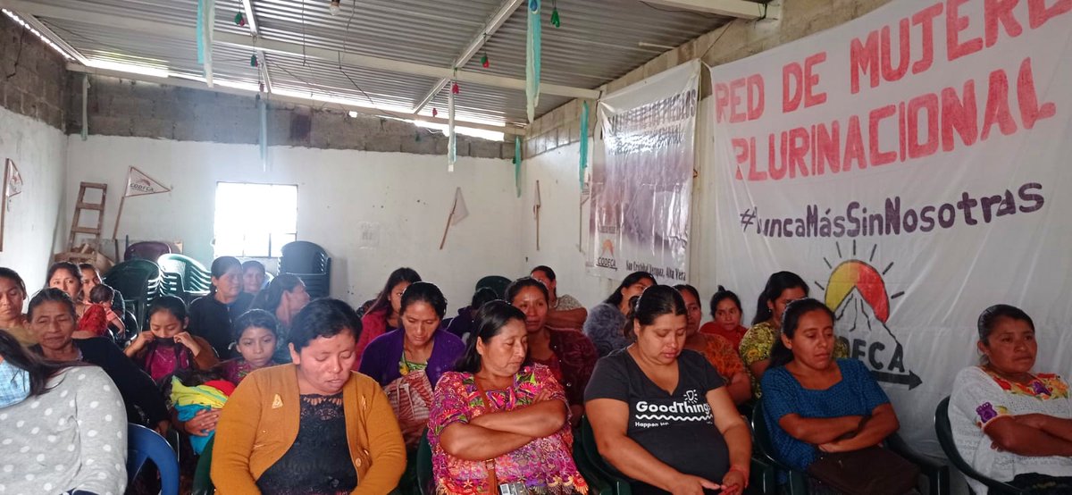 San Cristóbal Verapaz, si seguimos pensando que el ser humano es el centro del universo, estamos condenados a extinguirnos, nuestra madre tierra debe tener derechos en la constitución plurinacional.