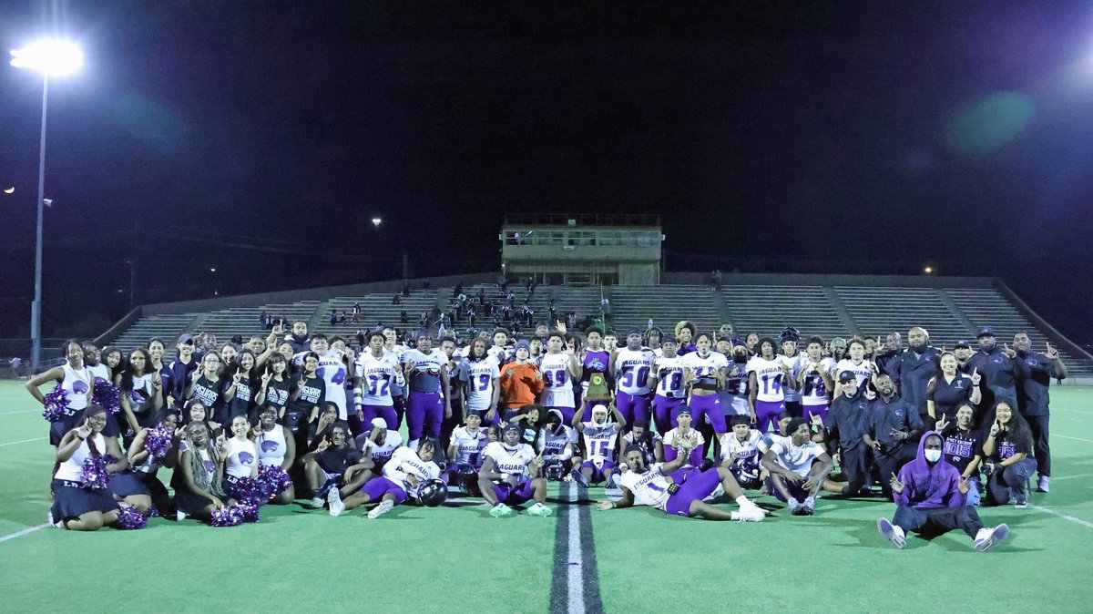 CoachDre88's tweet image. Congratulations to Jag Nation on a strong finish to the regular season! Now it’s playoff time, and this is where it all counts. All gas, no breaks—let’s go!
@LBJSports 
@AISDAthletics 
#GoingforGold
#GoldBallSZN