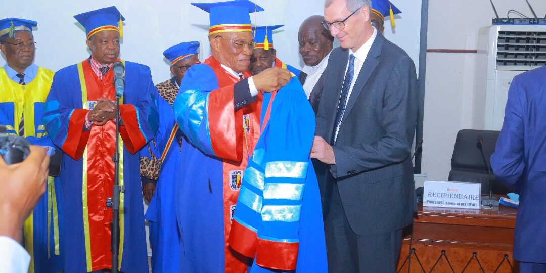 Center for Human Genetics (KU Leuven - UZ Leuven) (@chg_cme) on Twitter photo Proud to announce that Prof. Koen Devriendt has received an honorary doctorate from <a href="/Unikinrdc/">Université de Kinshasa-UNIKIN</a> for his remarkable contribution to education and health in the Democratic Republic of Congo. More info on his work and how you can contribute: giving.kuleuven.be/projects/cme-c… Proud to announce that Prof. Koen Devriendt has received an honorary doctorate from <a href="/Unikinrdc/">Université de Kinshasa-UNIKIN</a> for his remarkable contribution to education and health in the Democratic Republic of Congo. More info on his work and how you can contribute: giving.kuleuven.be/projects/cme-c…