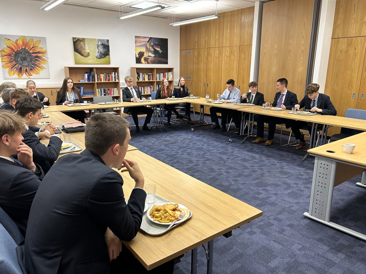This afternoon our Egalitarian Society, split into the camps of Donald Trump and Kamala Harris, engaging in thoughtful, professional discussion. They explored both sides of key issues that were prominent during the recent election. 🇺🇸