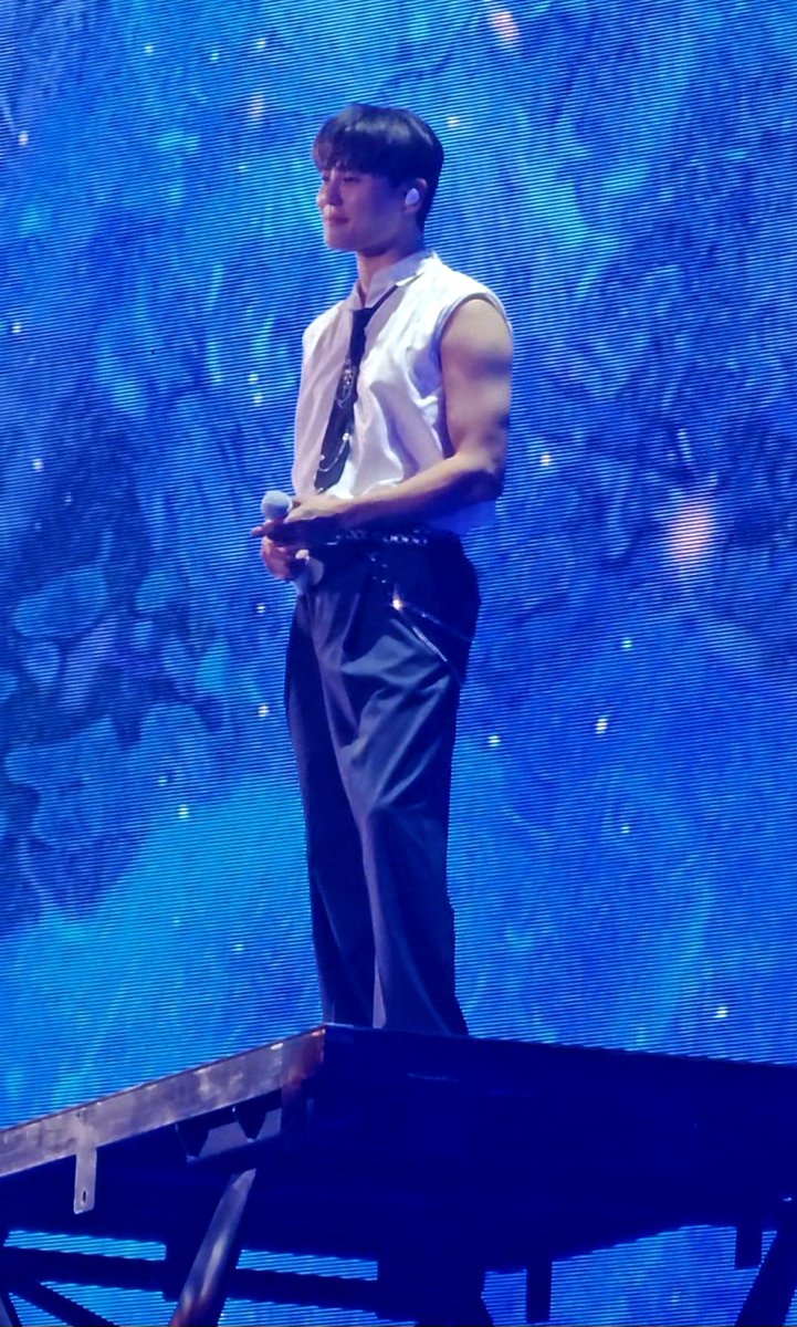 알라딘은 근육 필요 없다고 하셨는데 ¿?이 팔뚝은 뭐에요?¿