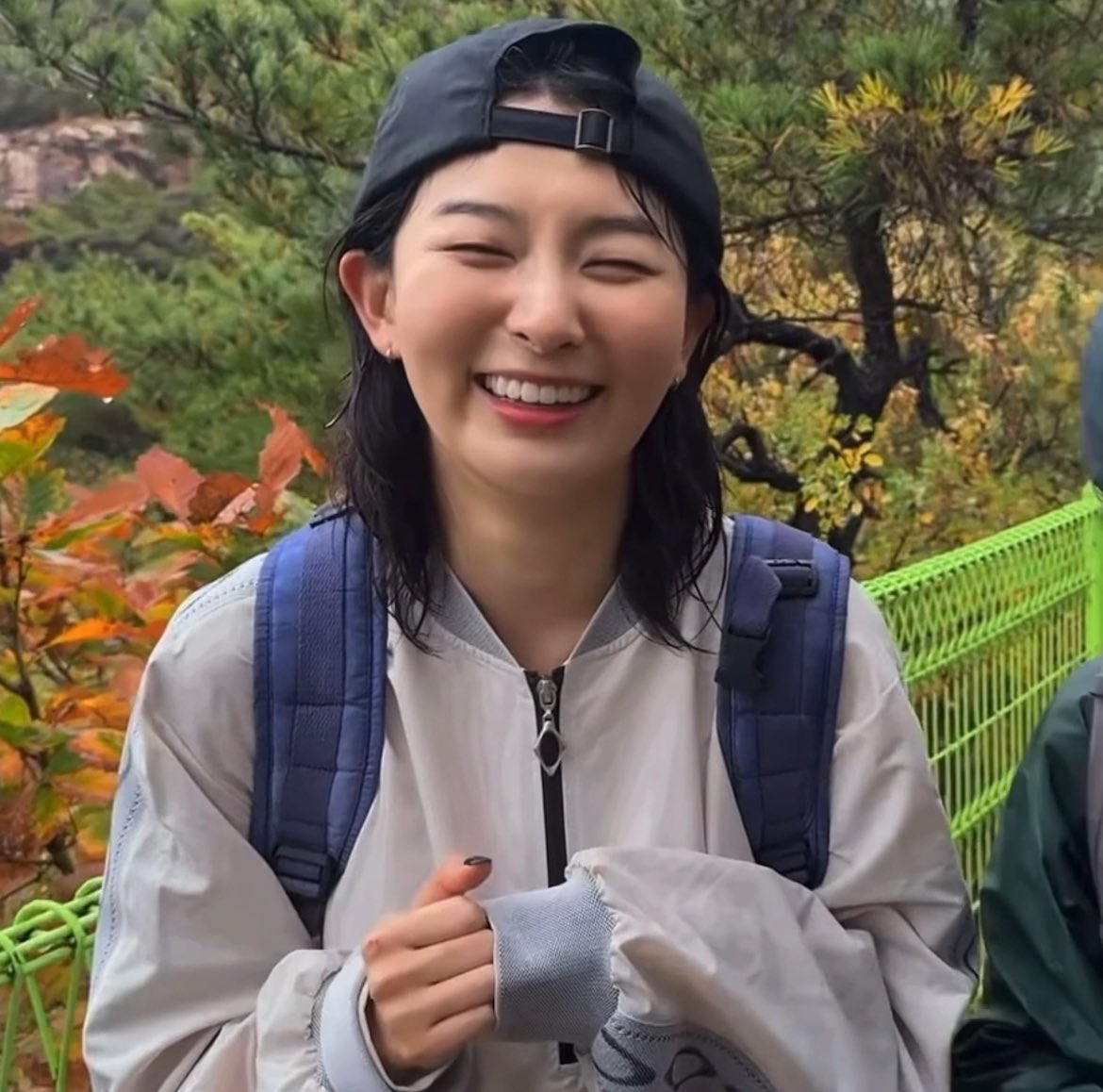 velvtseul's tweet photo. she’s so cute :( our smiley :( https://t.co/PjLmthEnKi