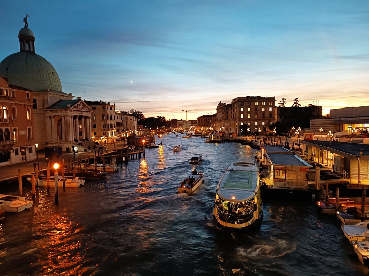 cchango's tweet image. 15 de Mayo a Venezia
🧠Con cervello e cuore❤️
👨‍👩‍👧‍👦La Cooperativa della Famiglia👨‍👩‍👧‍👦
🇪🇨Quito-Latacunga-Ambato🇪🇨