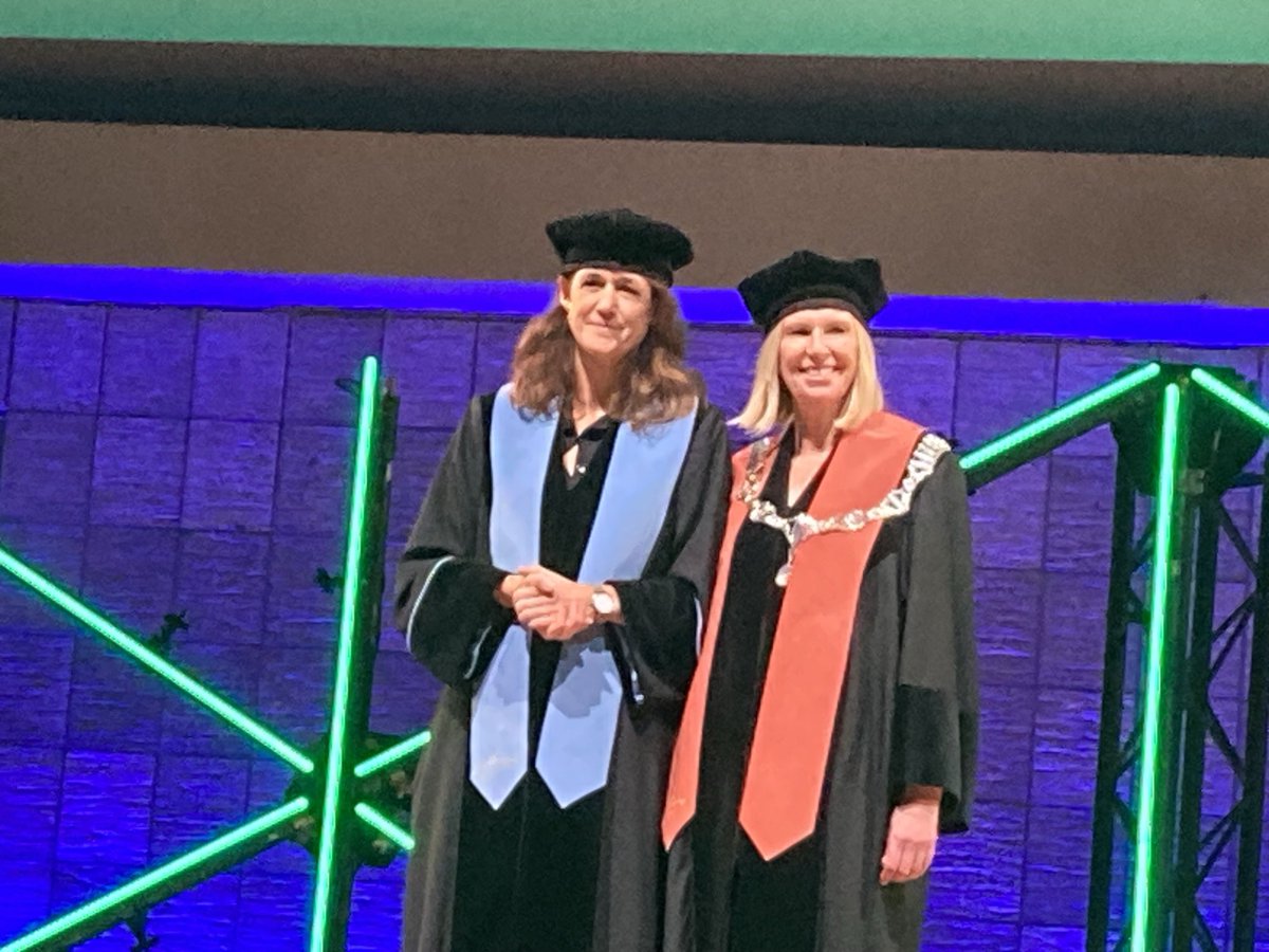 frans weisglas (@fransweisglas) on Twitter photo Tijdens de dies van de <a href="/erasmusuni/">Erasmus University</a> <a href="/rotterdam/">Gemeente Rotterdam</a> heeft prof <a href="/ALBredenoord/">Annelien Bredenoord</a> zojuist het Rectoraat overgedragen aan prof <a href="/jantineschuit/">Jantine Schuit</a> .
Prof Bredenoord blijft gelukkig bij de universiteit als Voorzitter van het Bestuur. Tijdens de dies van de <a href="/erasmusuni/">Erasmus University</a> <a href="/rotterdam/">Gemeente Rotterdam</a> heeft prof <a href="/ALBredenoord/">Annelien Bredenoord</a> zojuist het Rectoraat overgedragen aan prof <a href="/jantineschuit/">Jantine Schuit</a> .
Prof Bredenoord blijft gelukkig bij de universiteit als Voorzitter van het Bestuur.