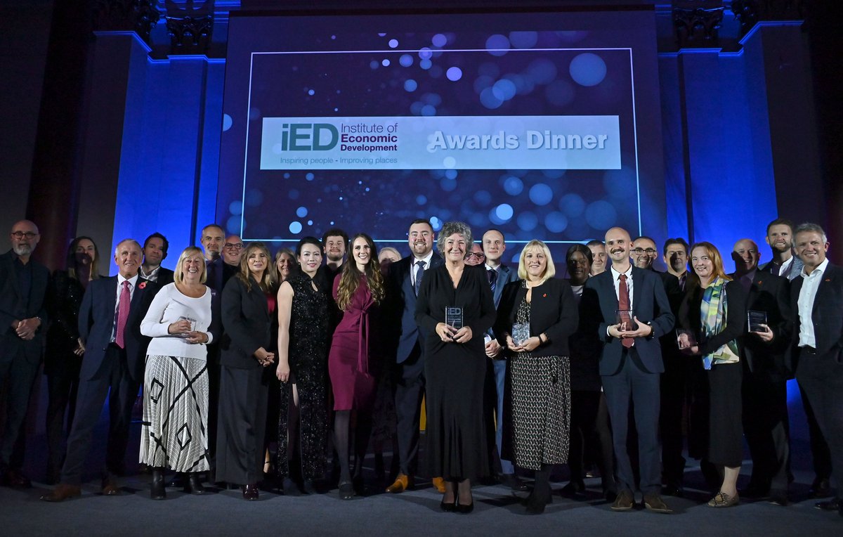 SASEventMgmt's tweet image. This years @theIED Annual Conference ended with a fabulous Awards evening. Everyone dressed up, welcome fizz, three course dinner and then an abundance of cheers and clapping as the awards got underway! A great way to finish off the event. #conference #awardsdinner #celebration