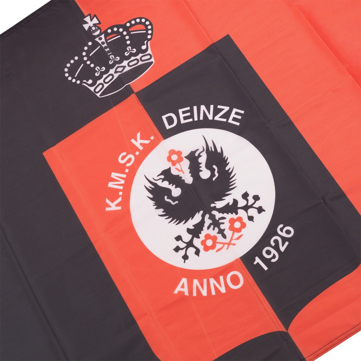 💡 Currently, the club is still in debt, despite a promise of a €6M transfer. What’s the current status?

🟠⚫️🗣️ « It’s not a promise that was made. We signed a SPA (Share Purchase Agreement) for Deinze about three weeks ago. We then submitted the registration request to the
