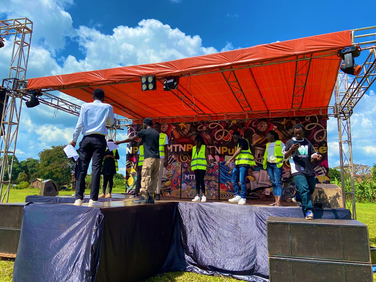 MUBSTV's tweet photo. @MubsJinja24 Freshers Ball 2024 
Freshers and continuing students alike got to connect, celebrate, and showcase their best moves. The night will be filled with unforgettable moments, laughter, and pure campus vibes.
#FreshersBall2024 #CampusVibes #Unforgettable #MUBSTV https://t.co/eknEnaB3jG