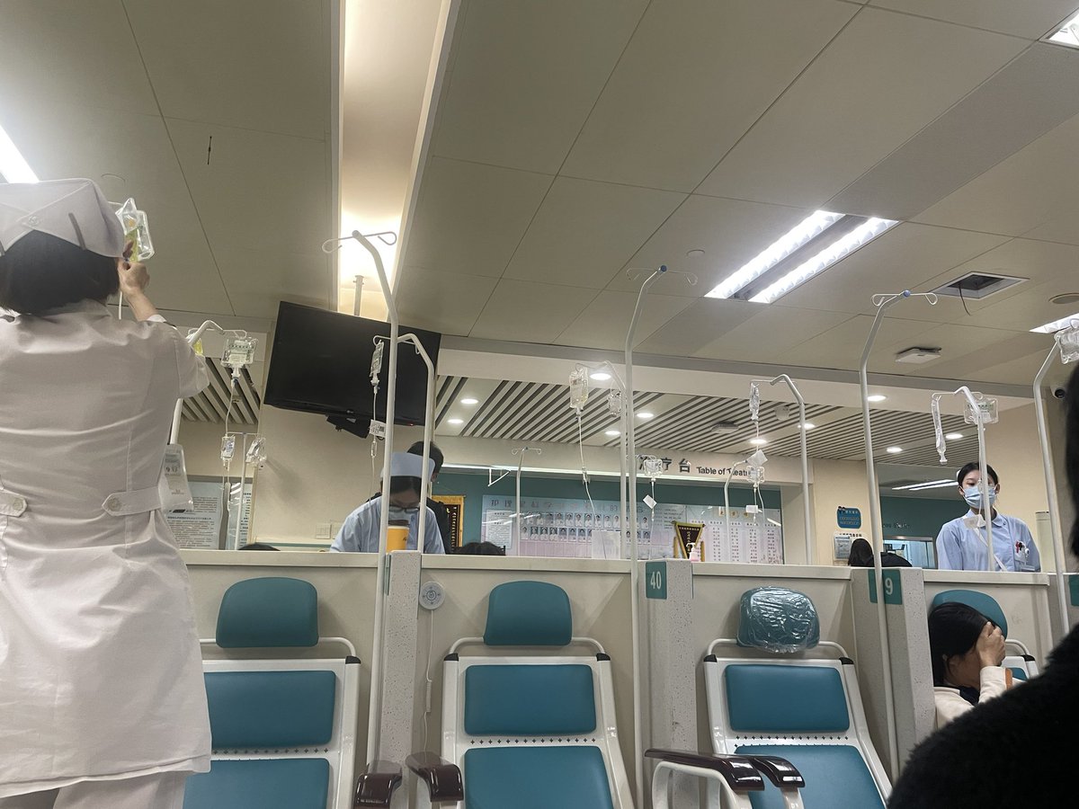 faker996's tweet photo. 确实就医还是存在些许困难！总不如想象中救死扶伤/理所当然！多得是我会猜忌医生不会害命却是谋财！看医生极力推荐却越是害怕！能从医生言语中嗅到这对他而言确实只是生意。我是在是不能相信一个信仰崩塌的环境！ https://t.co/p2AYAoHrgN