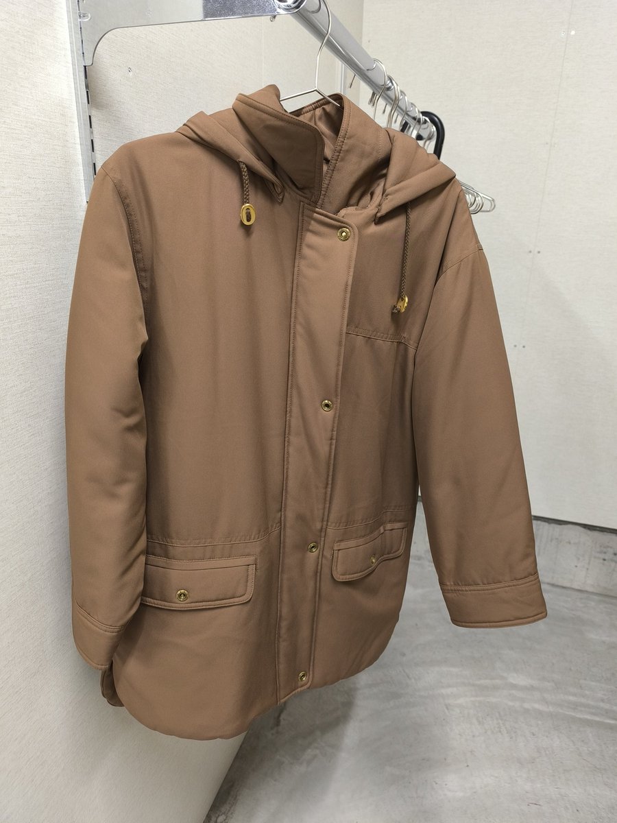 portaljapon's tweet image. Chaquetón para los 6-10 grados de estos dias. 1.100 y pico yenes. Menos de 7 euros. 
Home off. Reutilizado, segunda mano. Perfecto estado. Así ya estoy calentita.

#homeoff