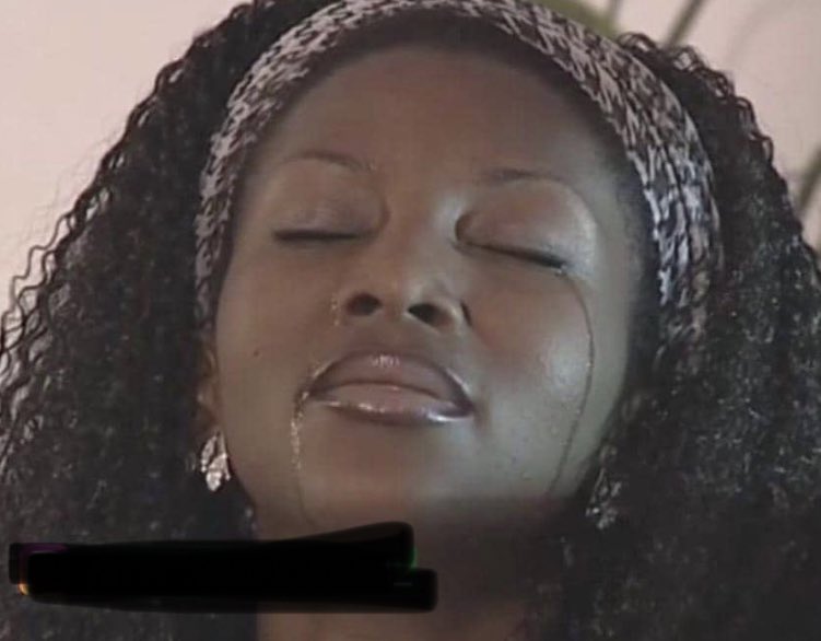 <a href="/BabyWhale___/">Unwanabasi✨</a> I wasn’t able to use my cowry card in the morning, so I had to use those bus, omo as the conductor wanted to collect money from the girl that sat at the other end, Naso he put armpit for my nose 😭, I started rethinking my life choices of been a Lagosian