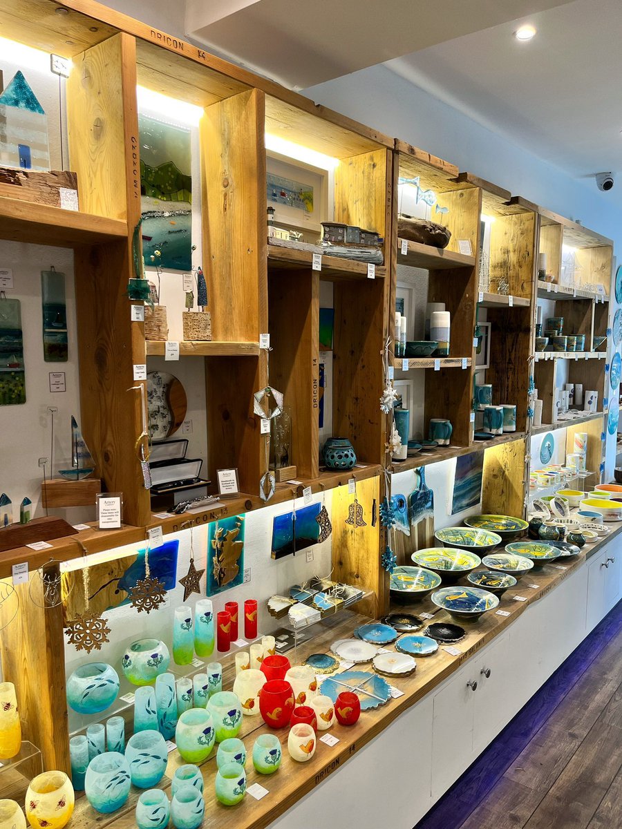 🎉 Celebrating 20 Years of Artery in St Andrews! 🎉 

Can you believe it? Artery has been a part of our beautiful town for TWO DECADES! 🎨✨ Bringing art and creativity to St Andrews, they've become a beloved spot for locals and visitors alike.