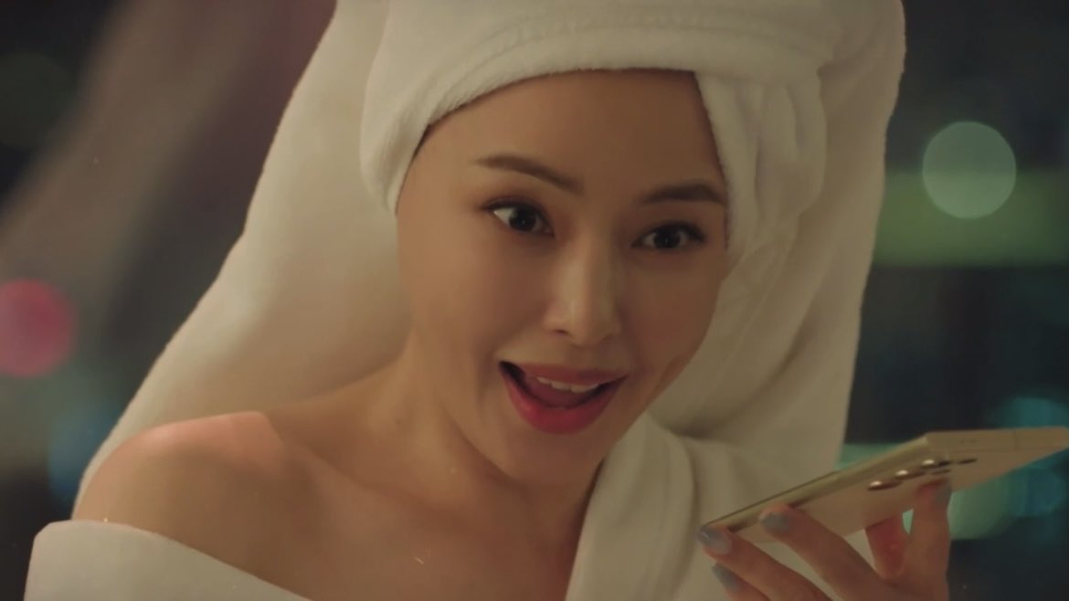 경선캠핑룩 쏘큣 하고 있었는데
예고에 바로 핫걸이 되어 나타나심