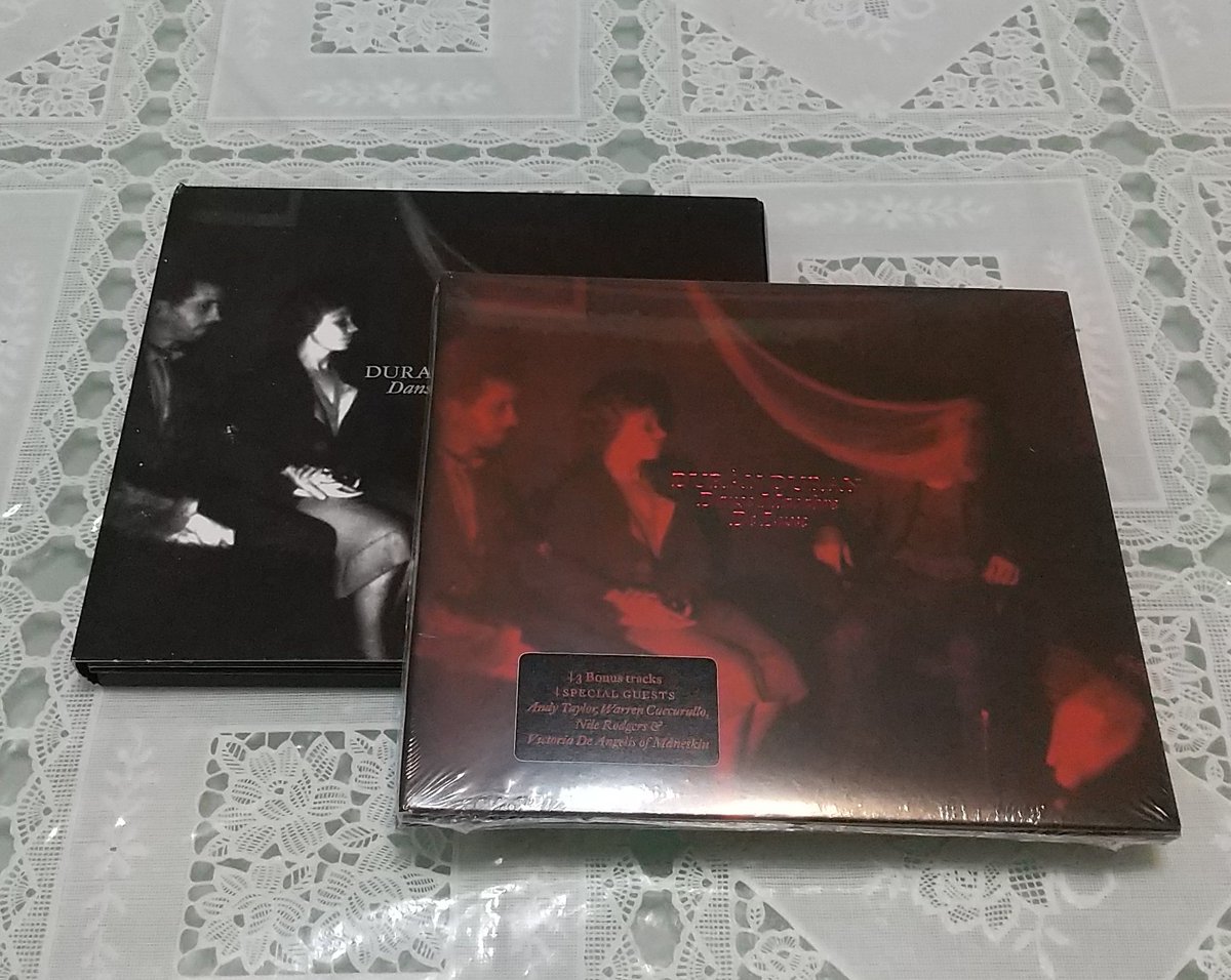 BarbarellaE's tweet photo. 入荷遅れのダンス・マカブル・デラックスがやっと届きました😊
昨年も入荷遅れで今年こそはデラックスも揃ってハロウィーン迎えられるかな…って思ってたのに残念💔
ハロウィーン関係なく、ダンスマカブルグッズと共に楽しもうかな💀✨✨ @duranduran #duranduran #dansemacabre #dansemacabredeluxe https://t.co/MZfYNE1l0n