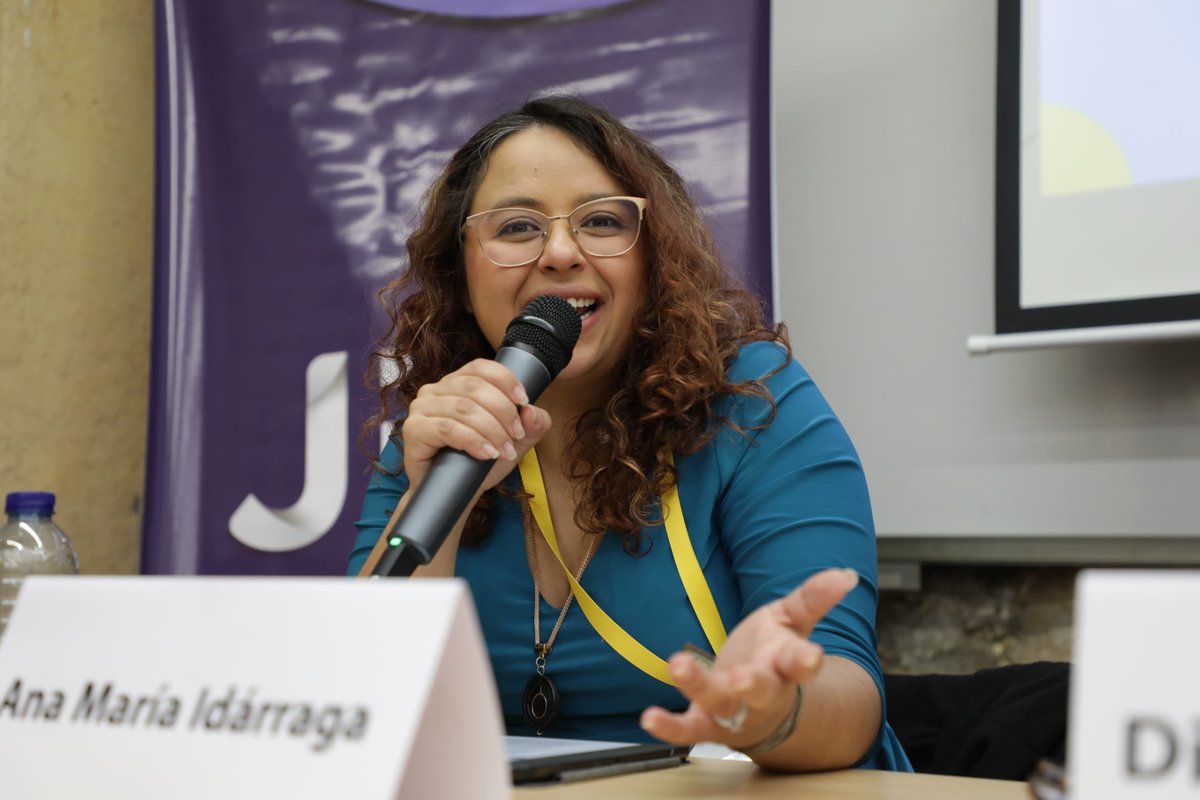 <a href="/Uniandes/">Uniandes</a> Por su parte, Ana María Idárraga, docente de la Facultad de Derecho y Ciencias Políticas de la Universidad de la Sabana, saludó a los estudiantes y les entregó tips para lograr un buen desempeño en el #ConcursoUniversitarioJEP 2024.

🗣️ "Este es un sueño que les permite seguir