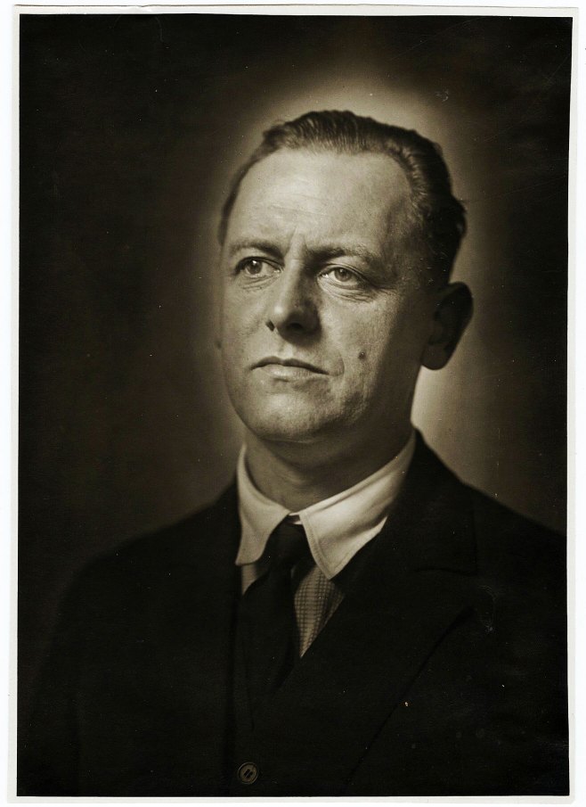 bhagwa_mattick's tweet photo. An intriguing thing that I came about is that the German Dadaist Kurt Schwitters had created his very own hypothetical party named "Kaiserliche Anna Blume Partei" and gave it the acronym KAPD. The reason for this was his sympathy with original KAPD but also reluctance to join it. https://t.co/ZSEXIwQDlI