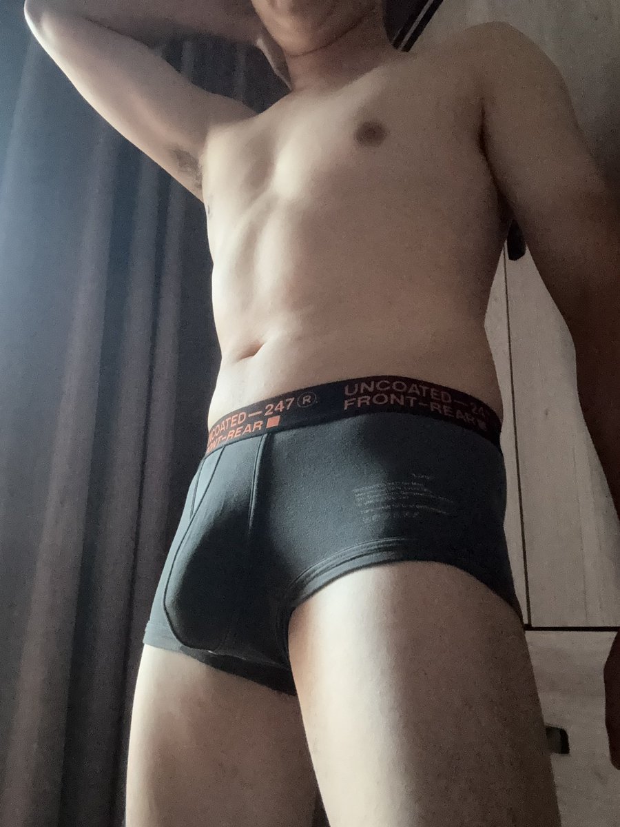 立冬了 還是不喜歡穿衣服😗
#單男