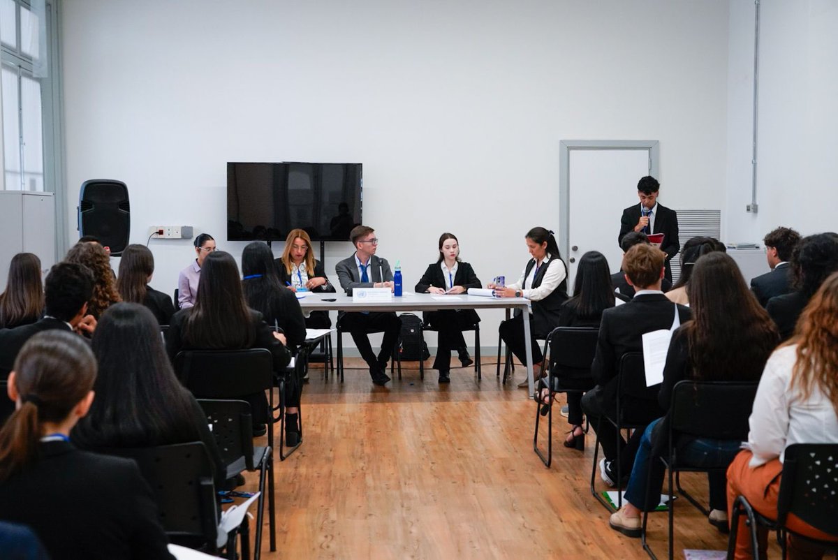 Iniciamos el Modelo de Naciones Unidas en <a href="/ANEP_Uruguay/">ANEP</a> junto a <a href="/ONUUruguay/">ONU Uruguay</a>. Una instancia donde los estudiantes debaten y proponen soluciones a problemas globales. Seguimos apostando a la participación de los jóvenes como agentes de cambio desde sus centros para sus comunidades!