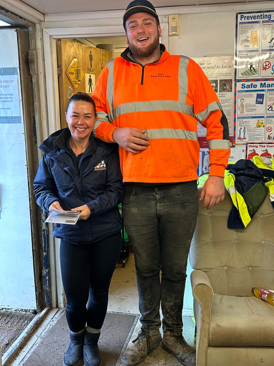 axeskiphire's tweet image. Tallest and shortest employees. Welcome Harry our new general giant!

#tallandsmall #devonlife #devonphotos #employeeoftheweek #officeantics #Axminster #skipstaff